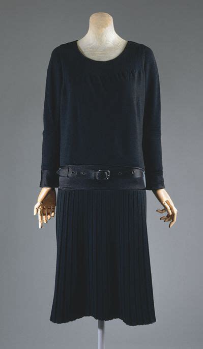 la petite robe noir chanel|coco chanel first dress.